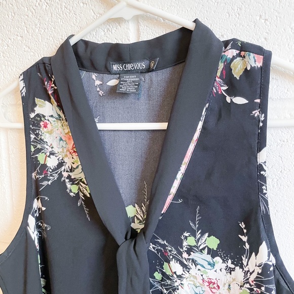 Floral Blouse - Picture 3 of 4